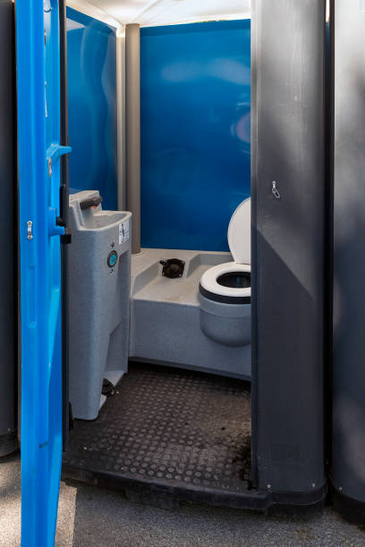 Best Porta potty rental near me  in Spring Grove, IL